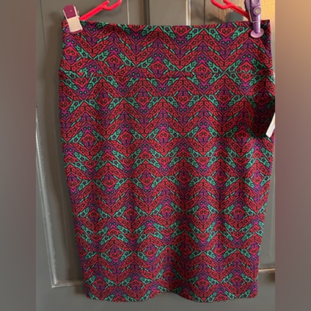 Large Cassie skirt by LuLaRoe.